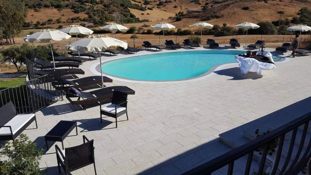 Case Vacanze Nioleo - Apartments And Pool Siniscola Exteriör bild
