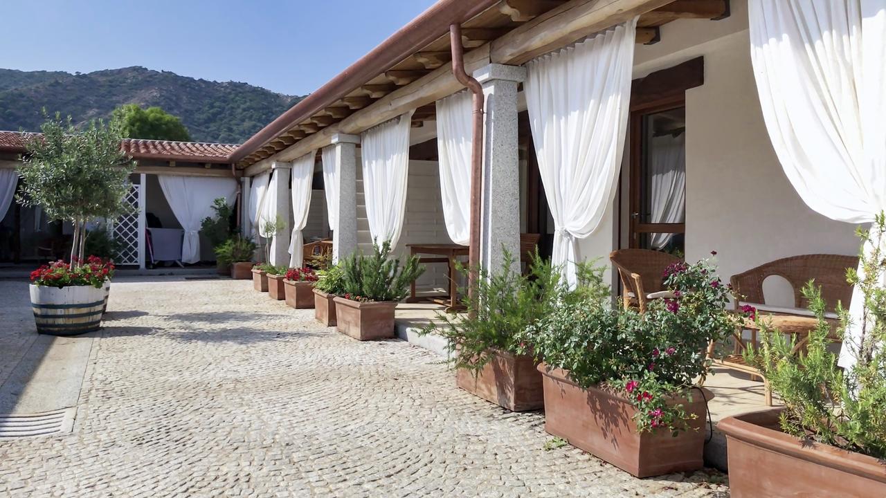 Case Vacanze Nioleo - Apartments And Pool Siniscola Exteriör bild