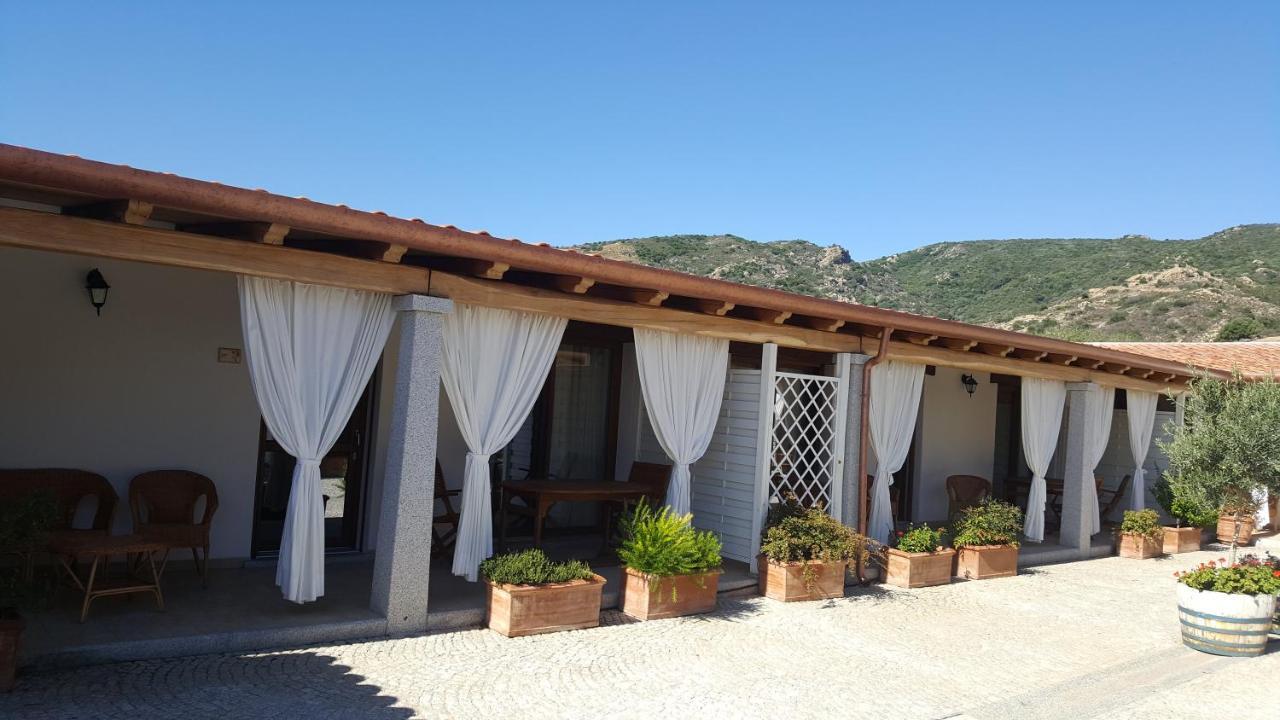 Case Vacanze Nioleo - Apartments And Pool Siniscola Exteriör bild